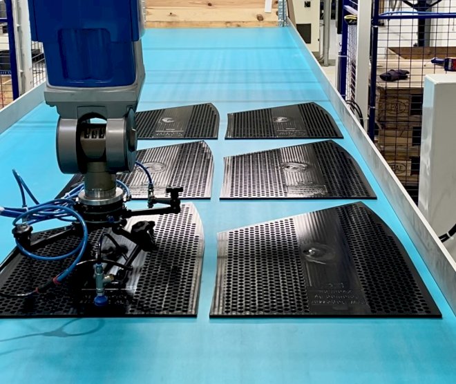 Formsprutning av plast ersätter fräsning från block